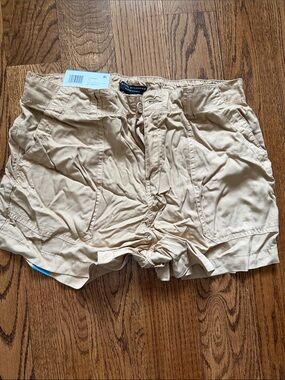 Standard beige utility shorts - Women's casual shorts